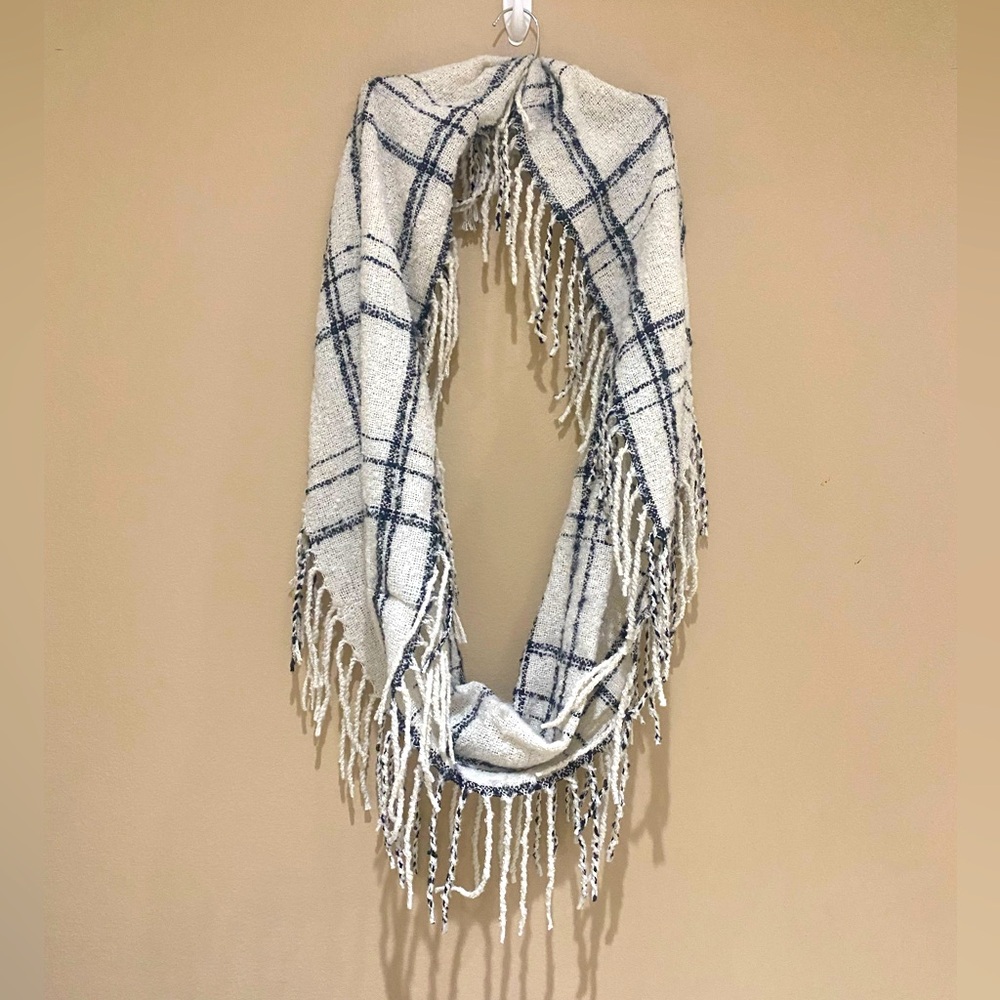 Fringe scarf